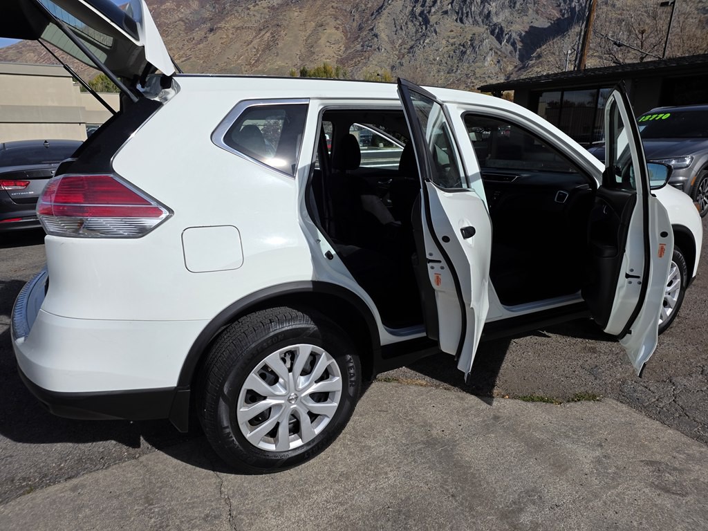 2016 Nissan Rogue Image 11