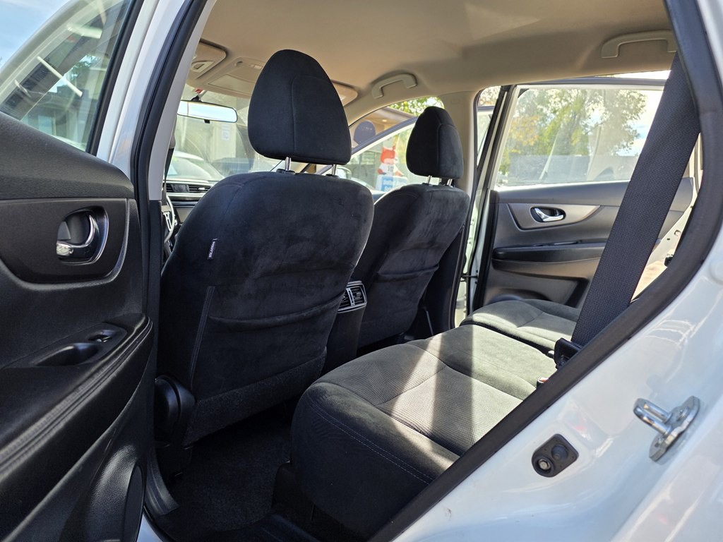 2016 Nissan Rogue Image 19