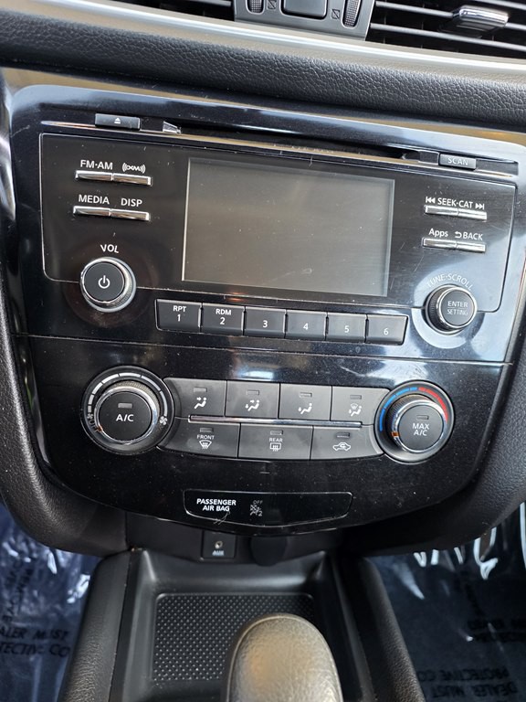 2016 Nissan Rogue Image 25