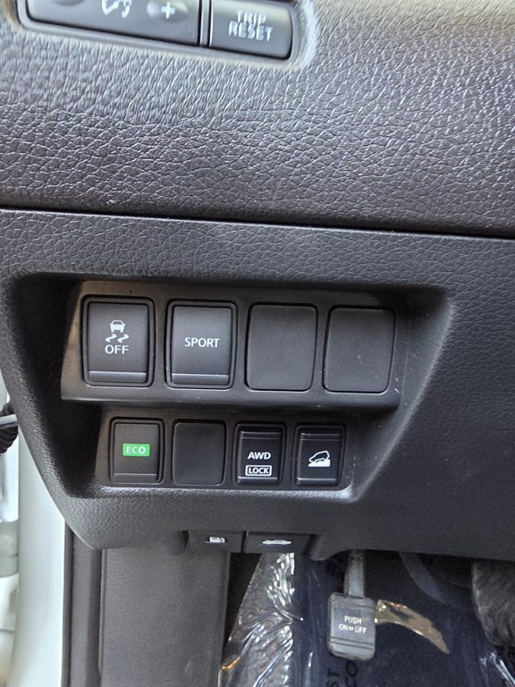 2016 Nissan Rogue Image 26