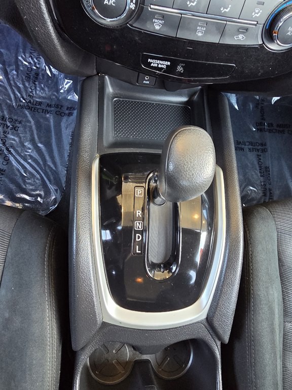 2016 Nissan Rogue Image 28