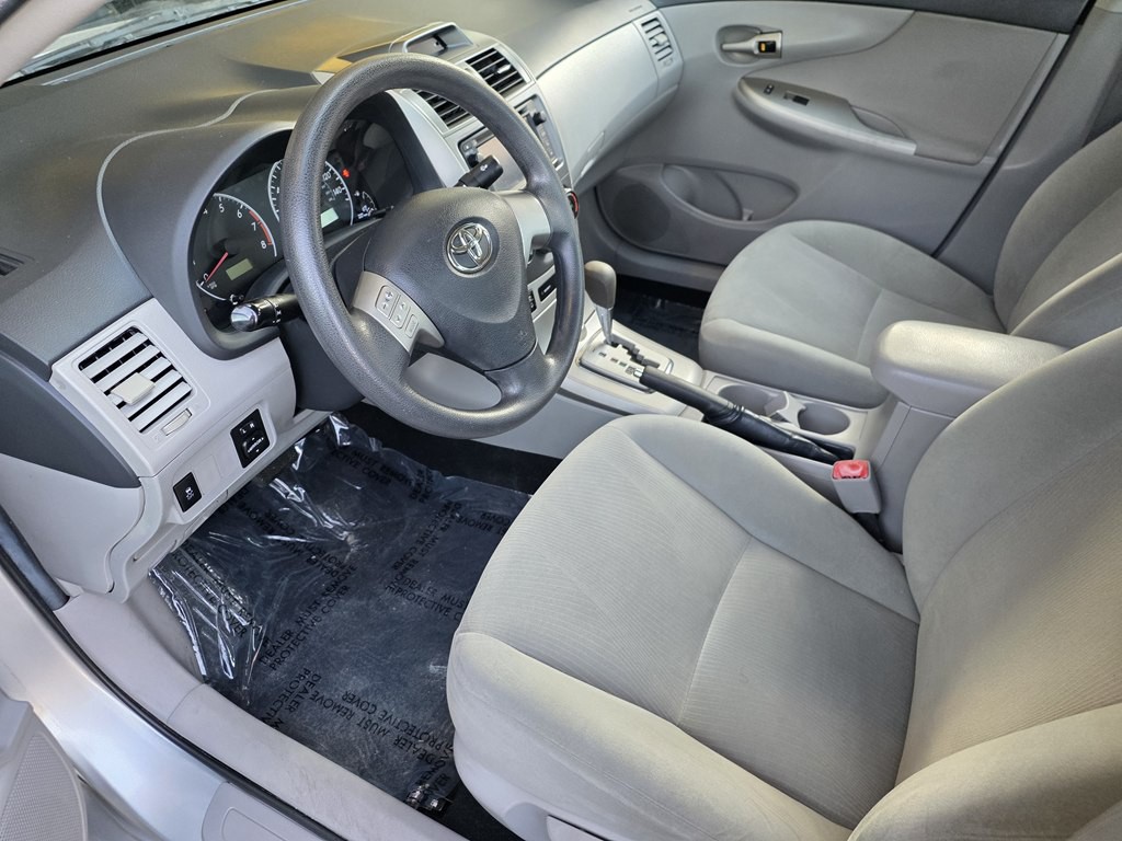 2013 Toyota Corolla Image 11