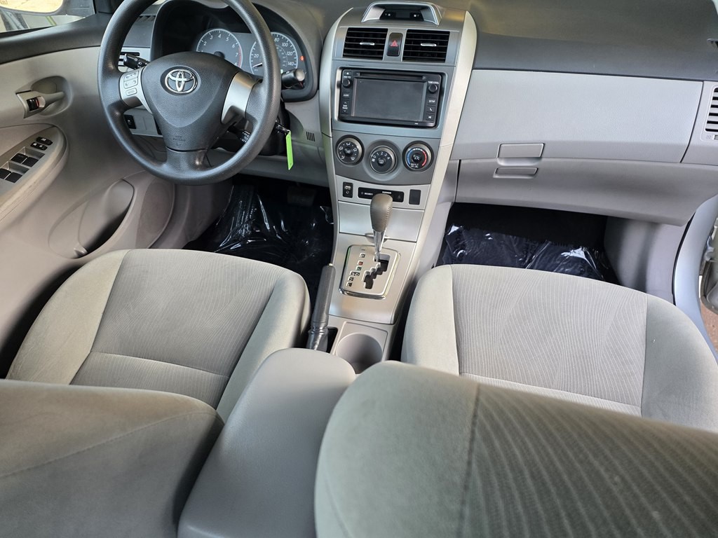 2013 Toyota Corolla Image 12