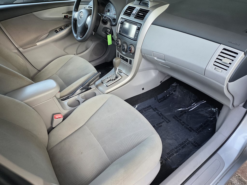 2013 Toyota Corolla Image 13