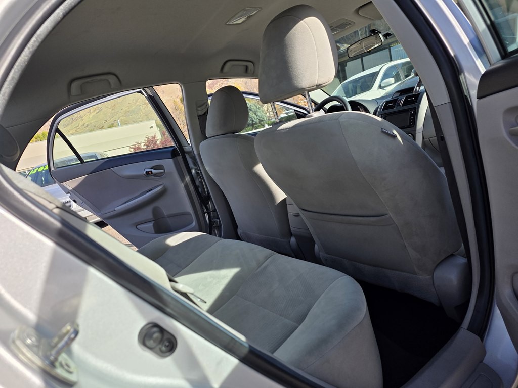 2013 Toyota Corolla Image 16