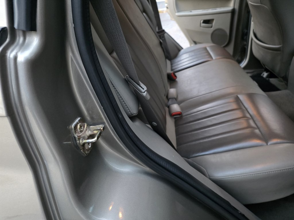 2005 Jeep Grand Cherokee Image 13