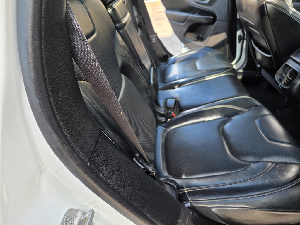 2014 Jeep Cherokee Image 16