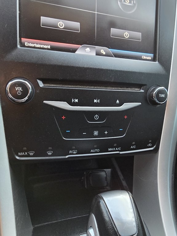 2013 Ford Fusion Image 24