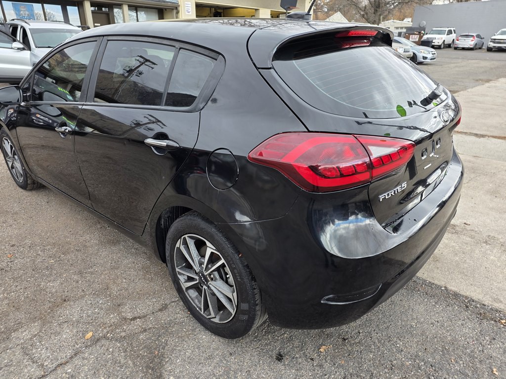 2017 Kia Forte Image 7