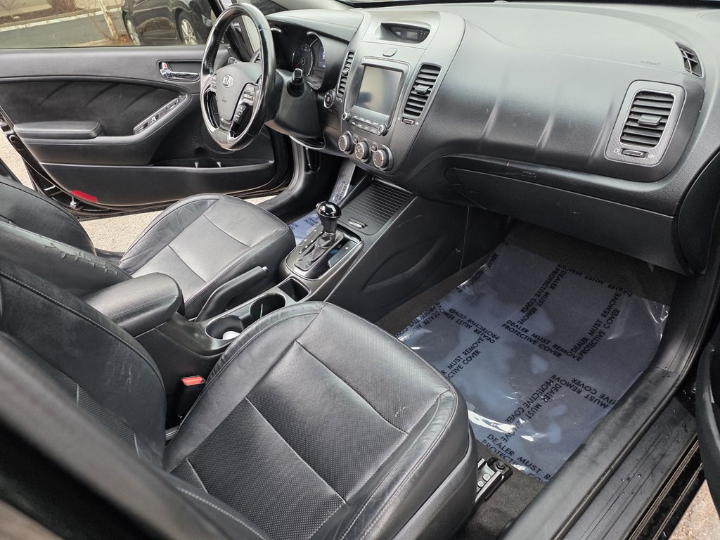 2017 Kia Forte Image 14