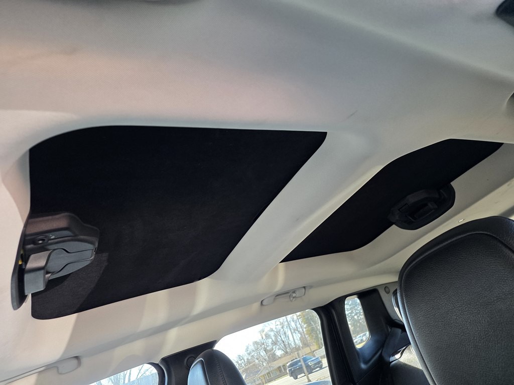 2017 Jeep Renegade Image 29