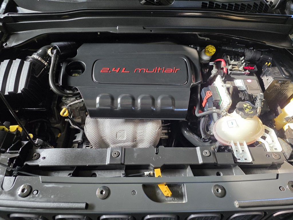 2017 Jeep Renegade Image 35