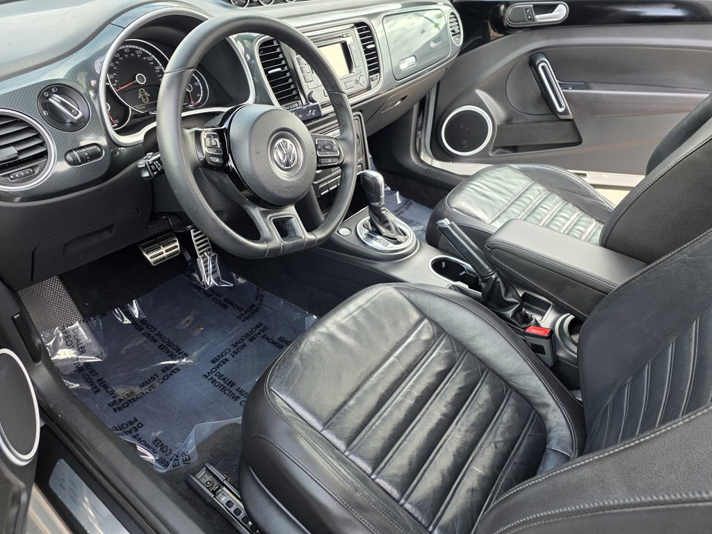 2013 Volkswagen Beetle Image 12
