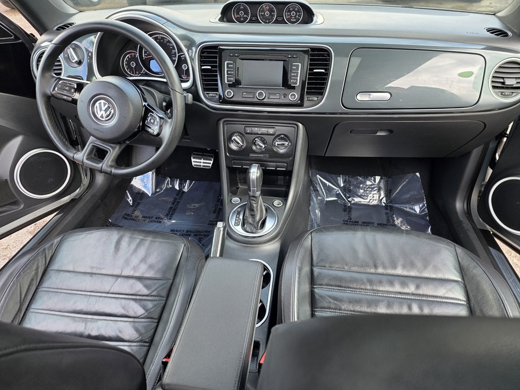 2013 Volkswagen Beetle Image 13