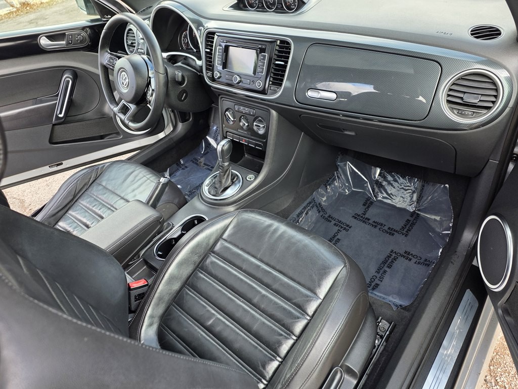 2013 Volkswagen Beetle Image 14