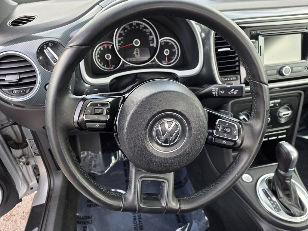 2013 Volkswagen Beetle Image 18