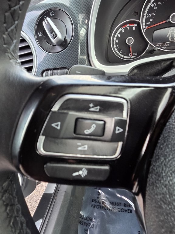 2013 Volkswagen Beetle Image 20