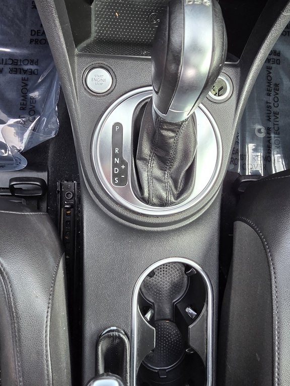 2013 Volkswagen Beetle Image 26