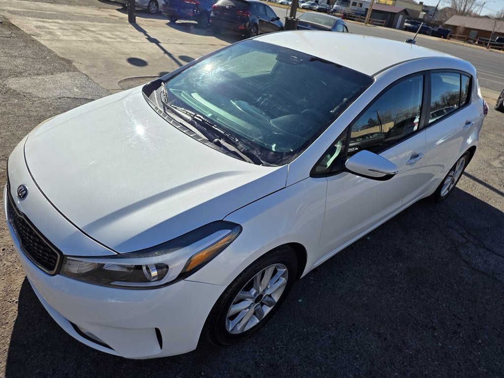 2017 Kia Forte Image 5