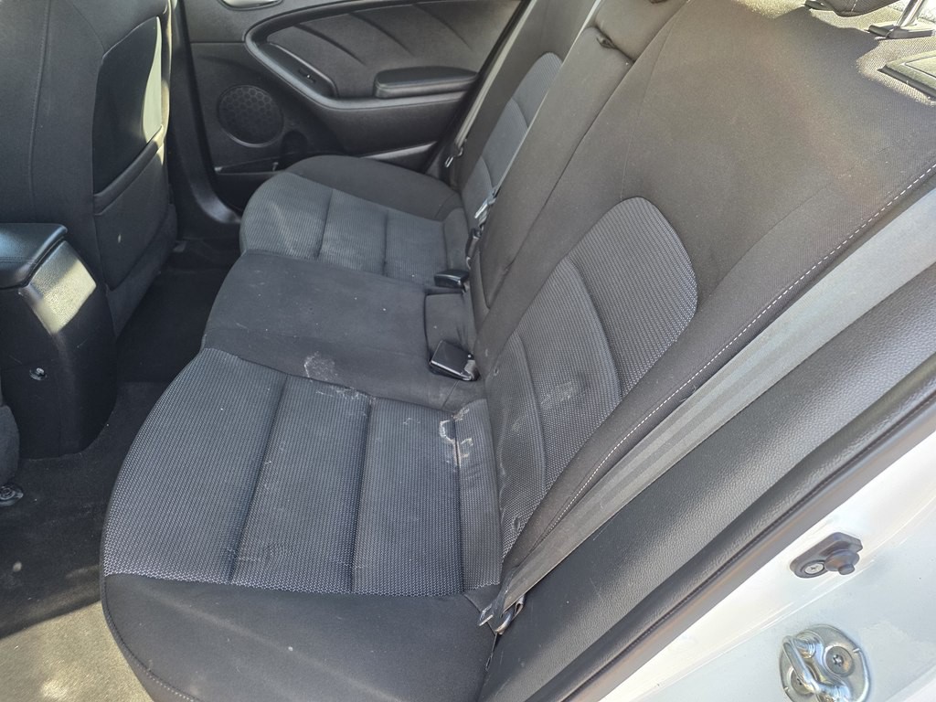 2017 Kia Forte Image 17