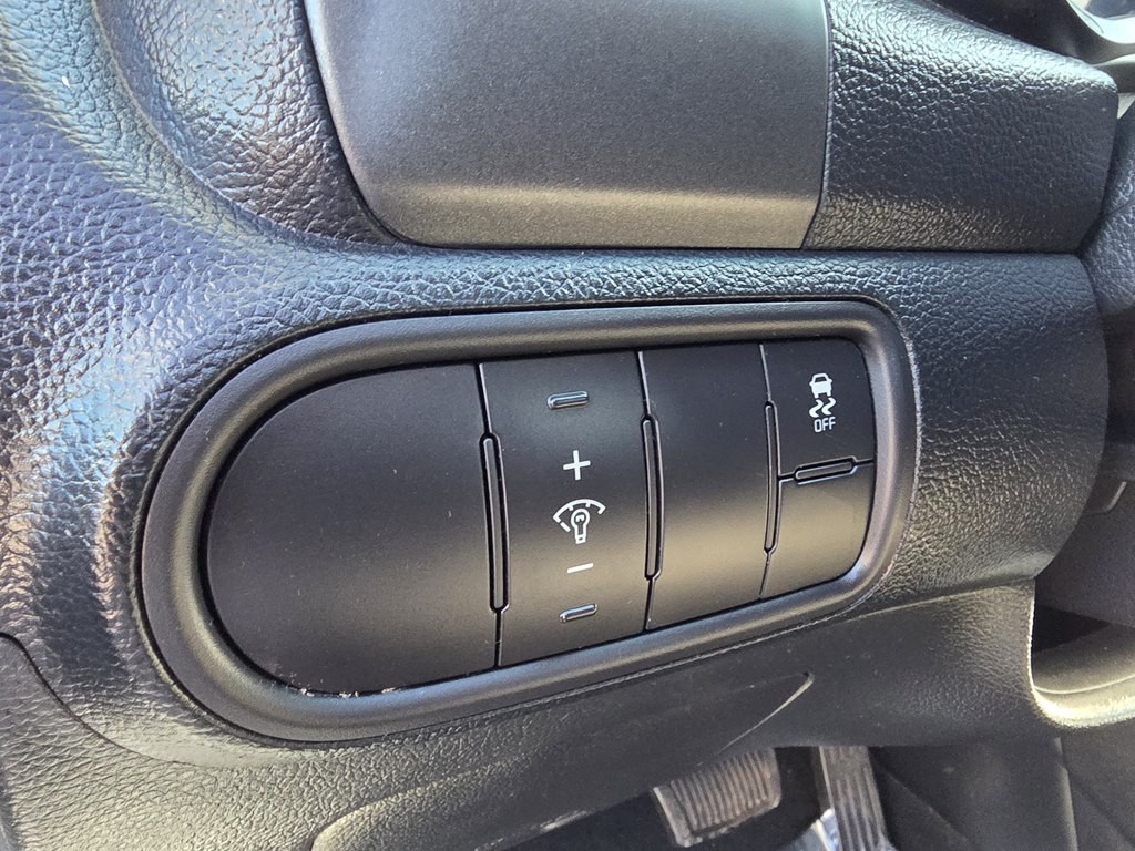 2017 Kia Forte Image 28