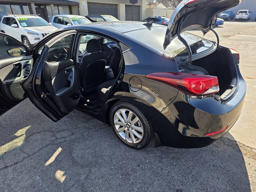 2015 Hyundai Elantra Image 8