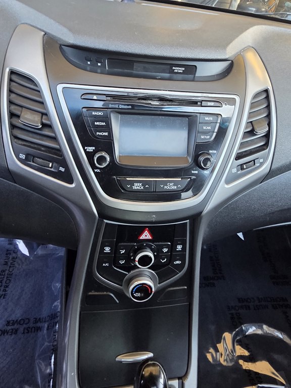 2015 Hyundai Elantra Image 23