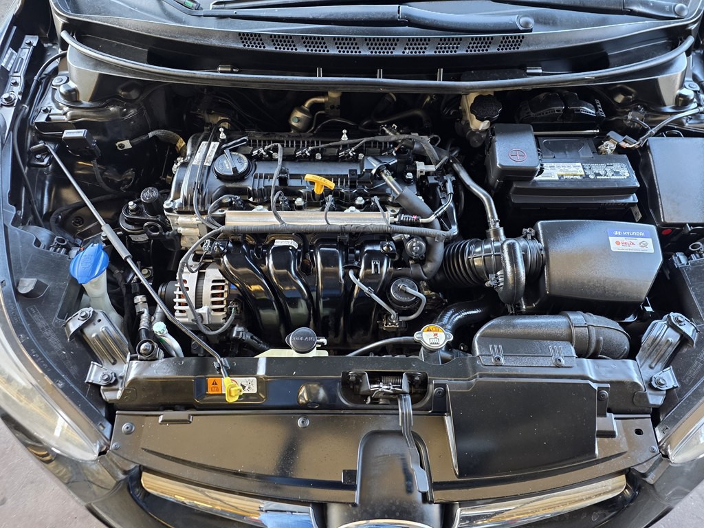 2015 Hyundai Elantra Image 30