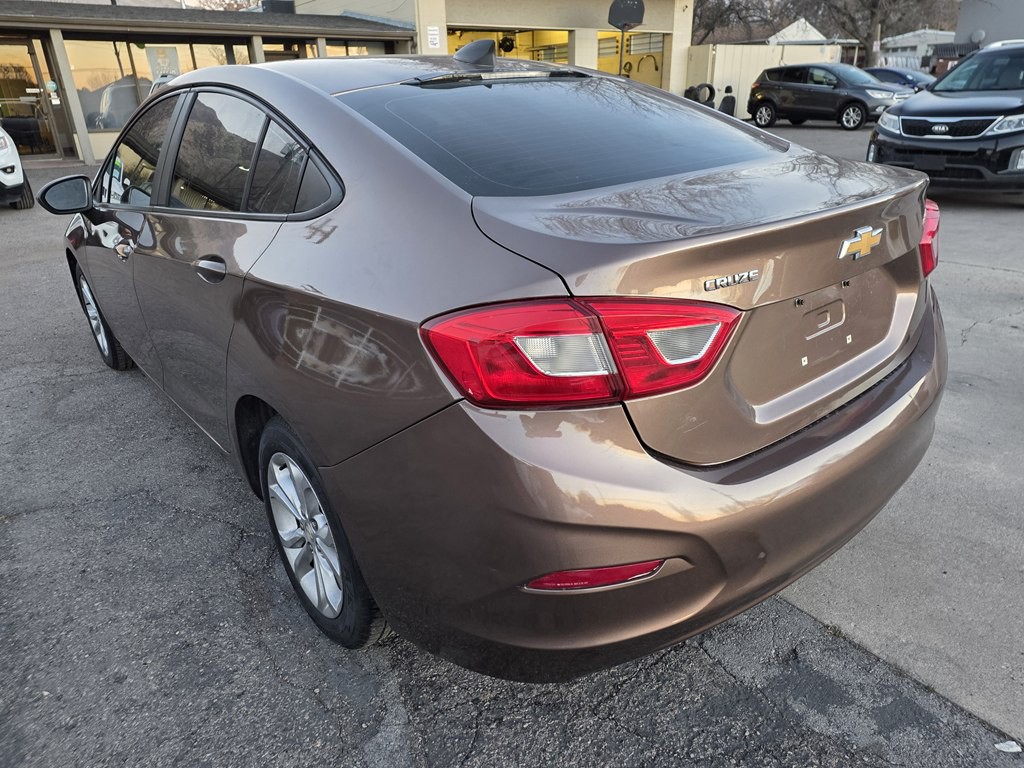 2019 Chevrolet Cruze Image 6