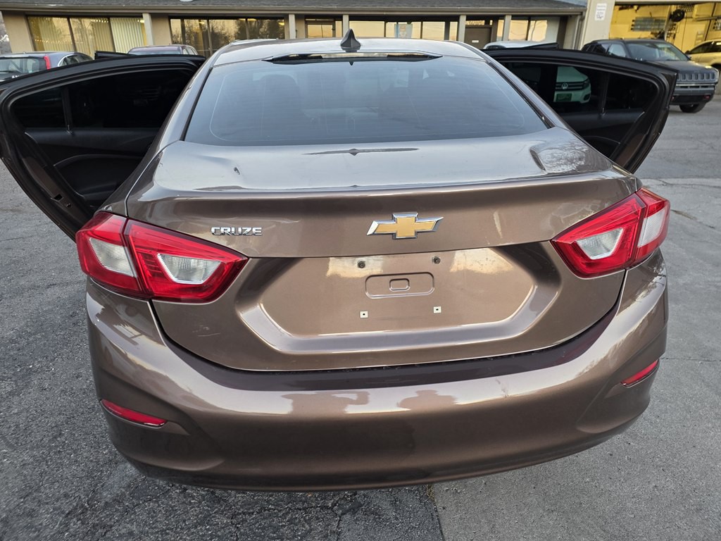 2019 Chevrolet Cruze Image 7