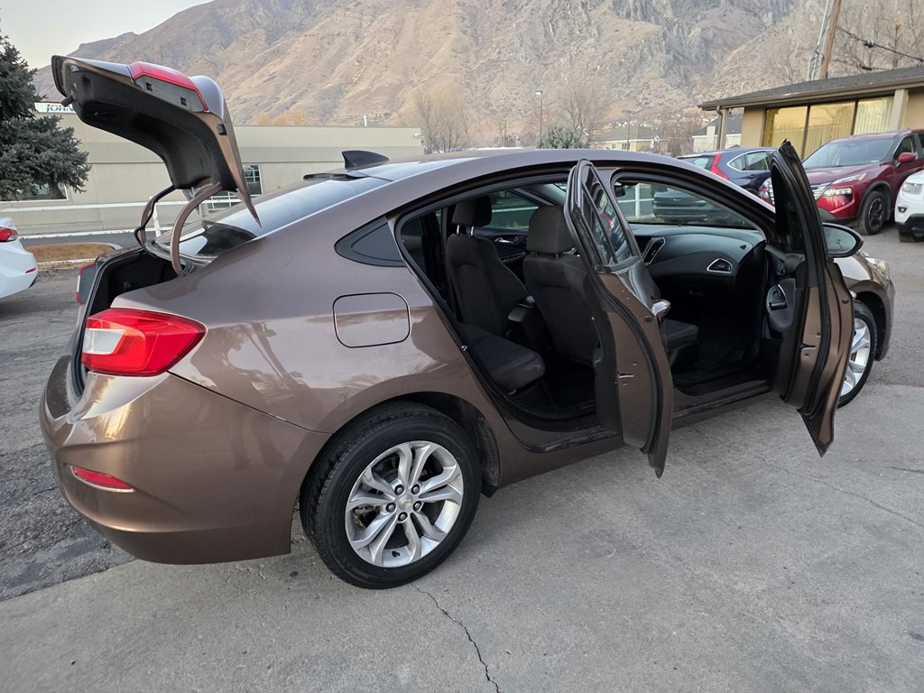 2019 Chevrolet Cruze Image 11