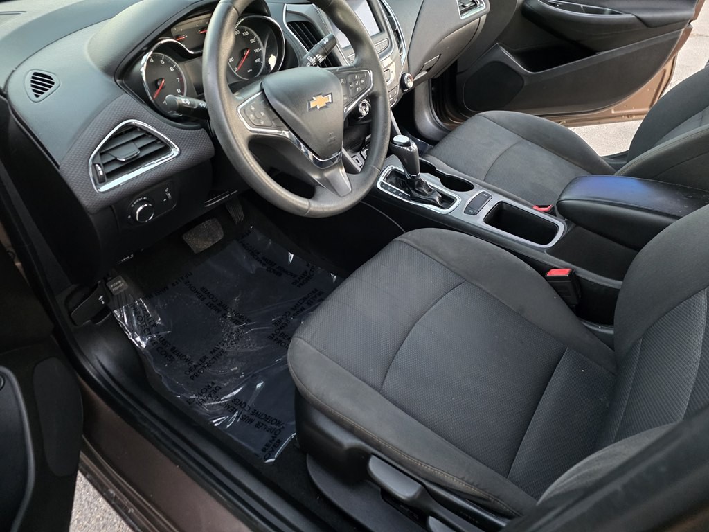 2019 Chevrolet Cruze Image 13