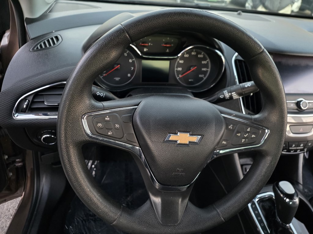 2019 Chevrolet Cruze Image 17