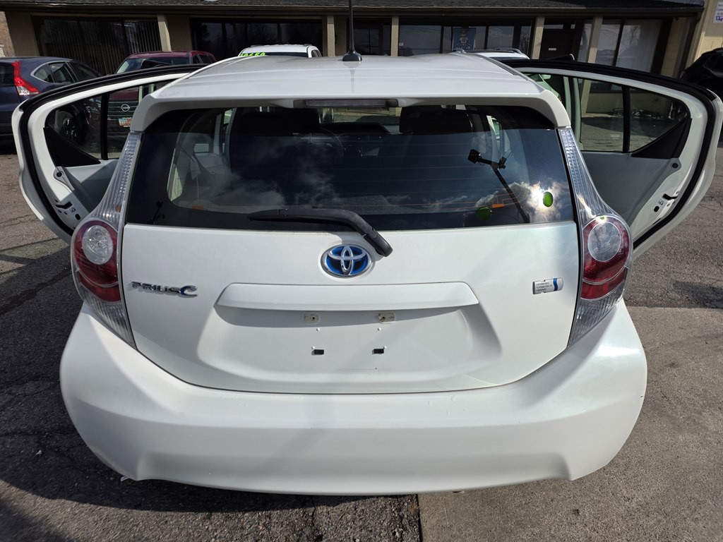 2014 Toyota Prius Image 7