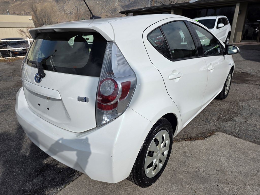 2014 Toyota Prius Image 8