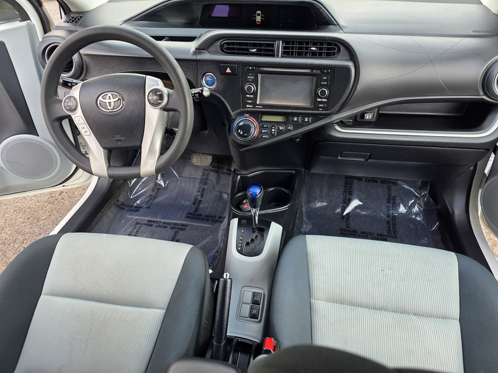 2014 Toyota Prius Image 13