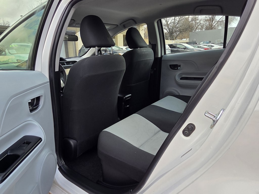 2014 Toyota Prius Image 17