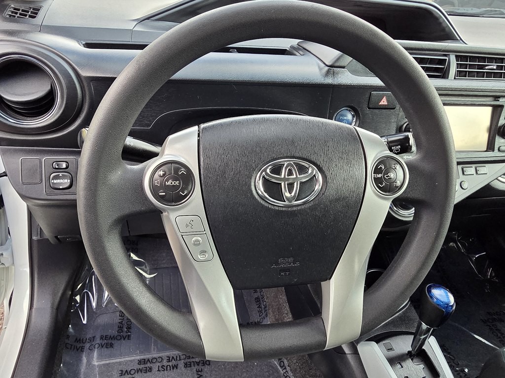 2014 Toyota Prius Image 20