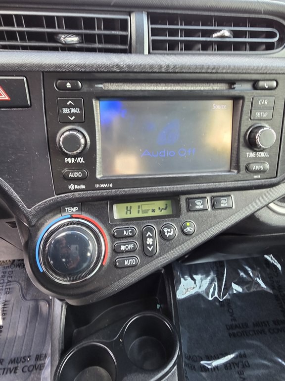 2014 Toyota Prius Image 23