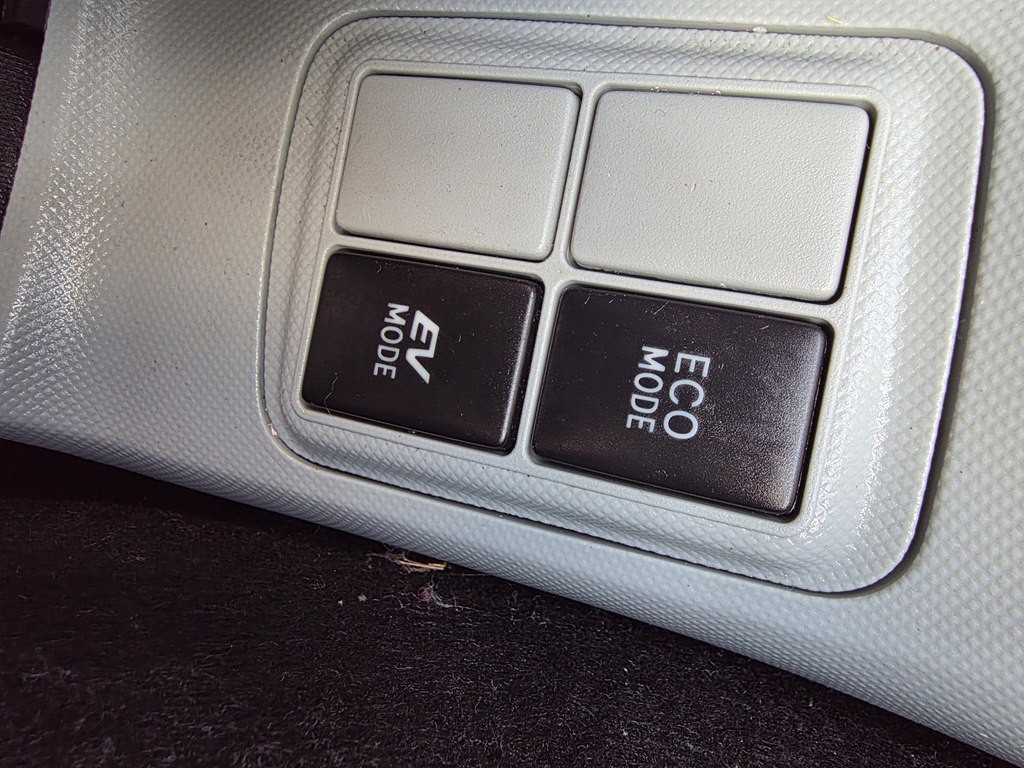 2014 Toyota Prius Image 28