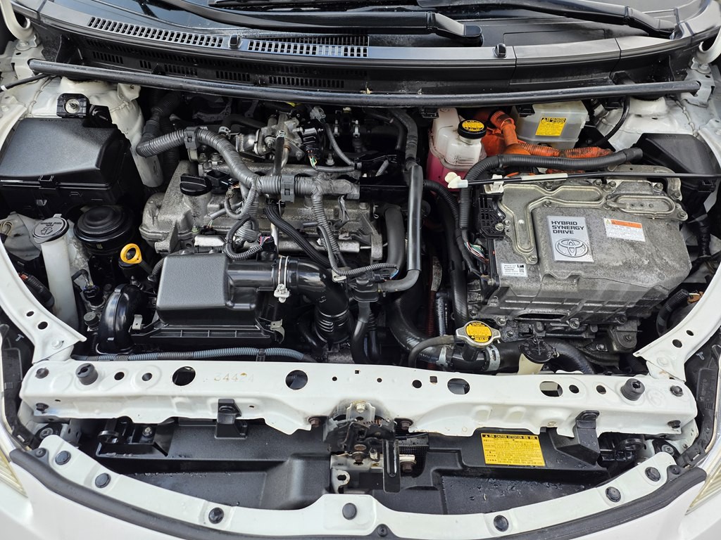 2014 Toyota Prius Image 35