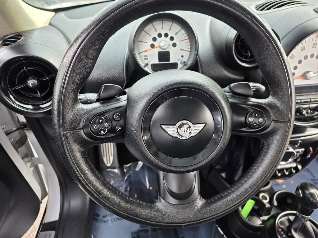 2014 MINI Cooper Image 20