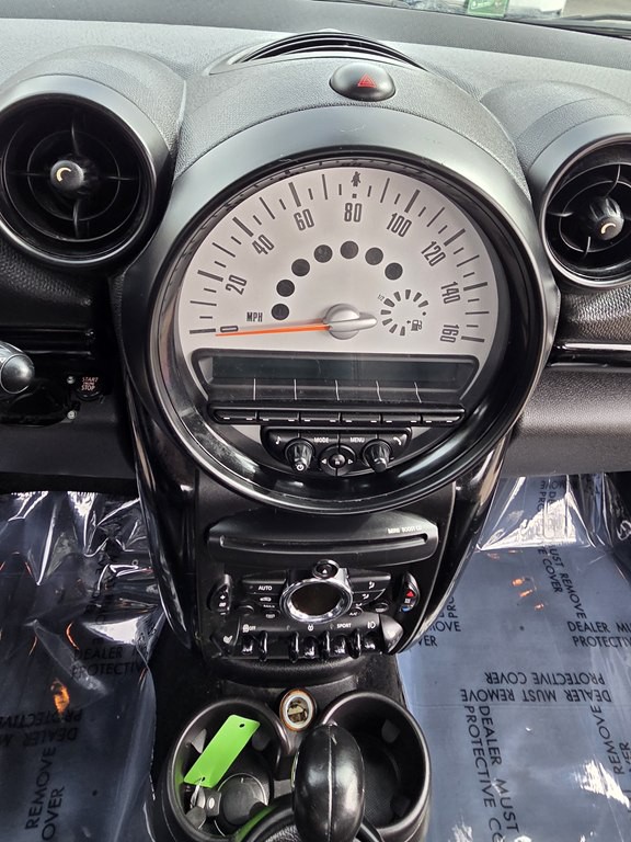 2014 MINI Cooper Image 23