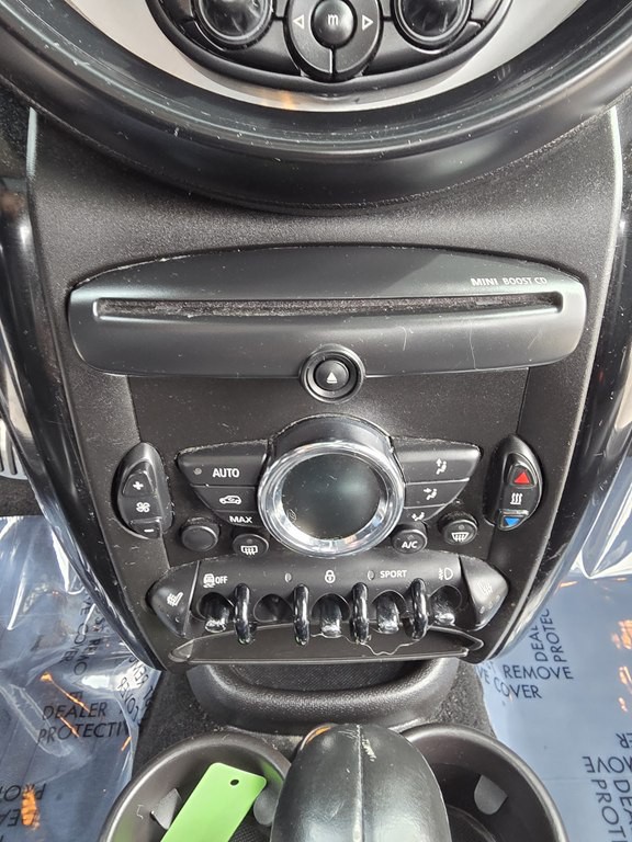 2014 MINI Cooper Image 24