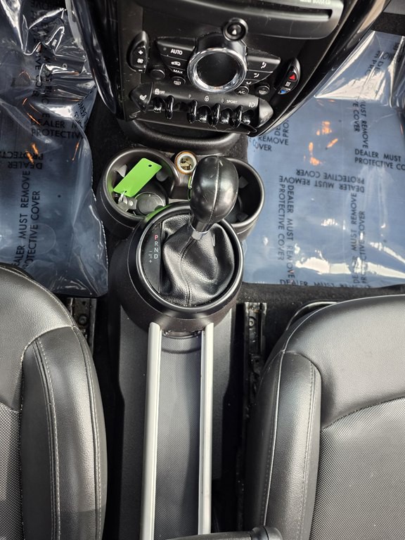 2014 MINI Cooper Image 26