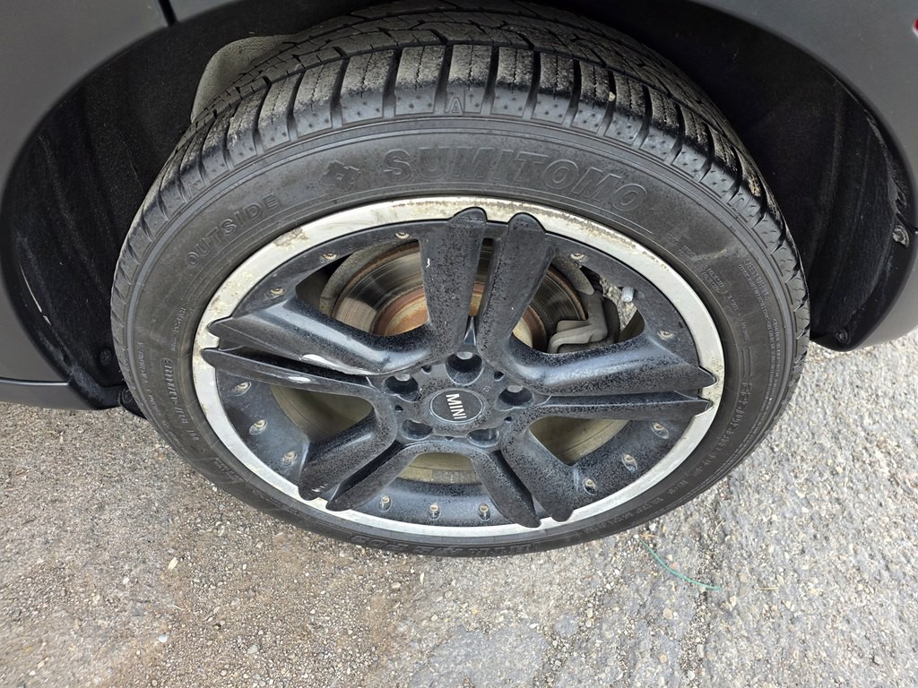 2014 MINI Cooper Image 28