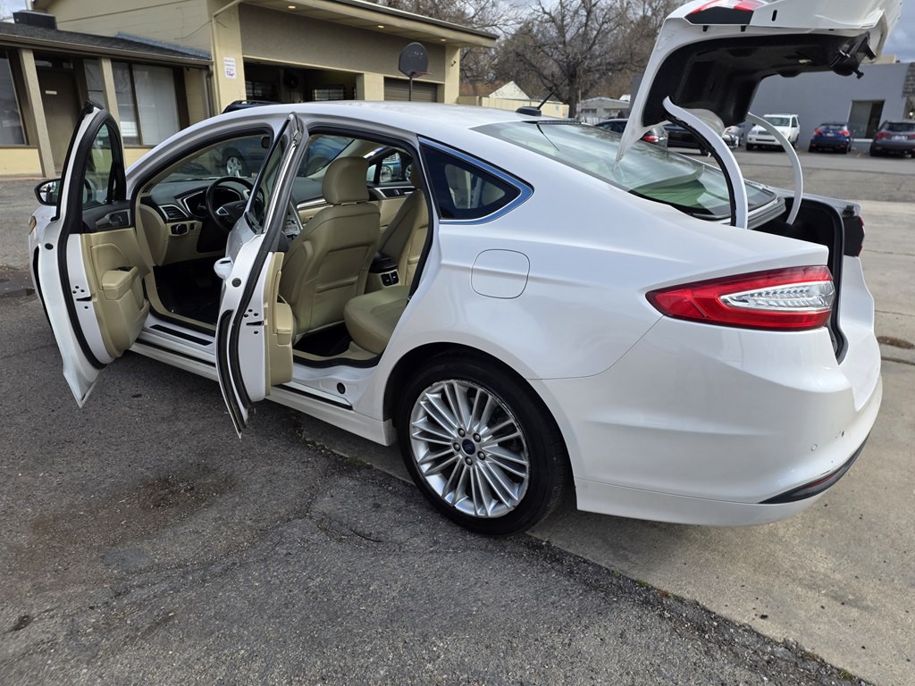 2016 Ford Fusion Image 9