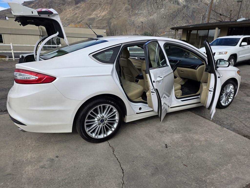 2016 Ford Fusion Image 11