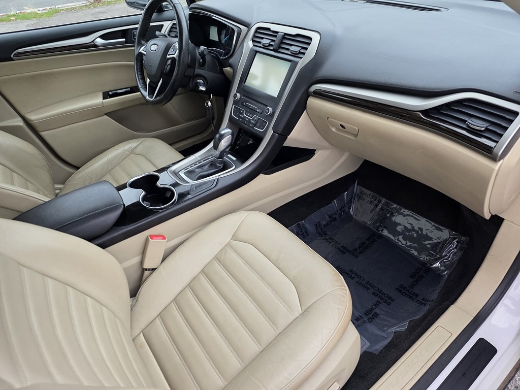 2016 Ford Fusion Image 16