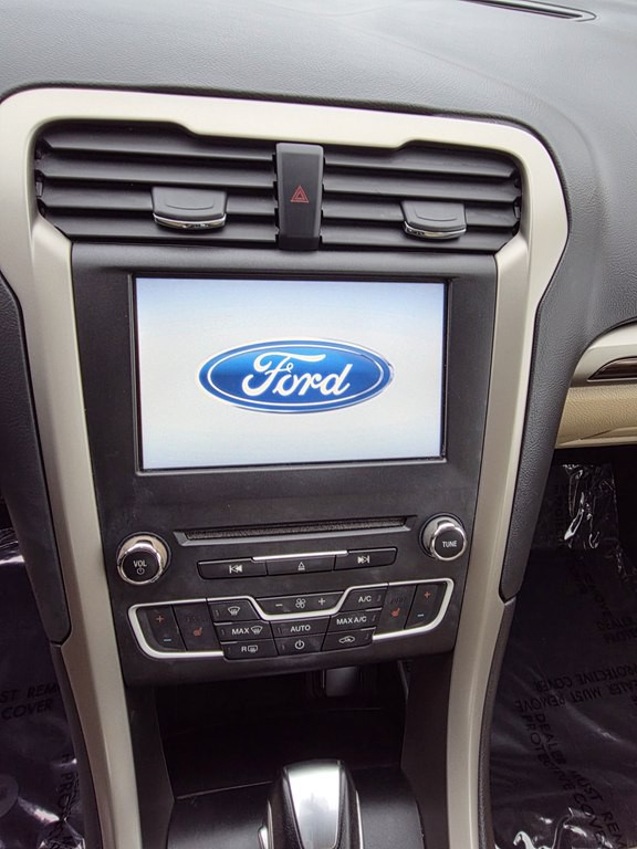 2016 Ford Fusion Image 23